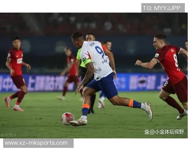 齐尔克泽懒散表现引发曼联球迷不满呼吁转会罗马寻求新机会 齐尔克泽懒散表现引发曼联球迷不满呼吁转会罗马寻求新机会